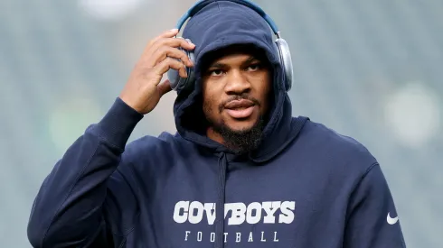 Micah Parsons #11 of the Dallas Cowboys warms up before a game against the Philadelphia Eagles at Lincoln Financial Field on December 29, 2024 in Philadelphia, Pennsylvania.