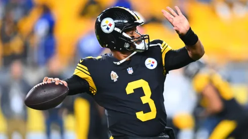 Russell Wilson #3 of the Pittsburgh Steelers warms up prior to the game against the New York Giants at Acrisure Stadium on October 28, 2024 in Pittsburgh, Pennsylvania.

