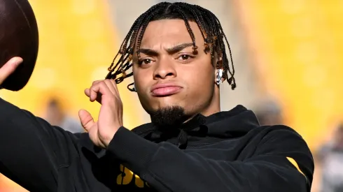 Justin Fields #2 of the Pittsburgh Steelers warms up prior to the game against the Cleveland Browns at Acrisure Stadium on December 08, 2024 in Pittsburgh, Pennsylvania.