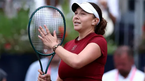Amanda Anisimova of United States acknowledges the crowd following victory over Emma Navarro of United States during the Women's Singles Quarter Final match on Day Five of the 2025 HSBC Championships.
