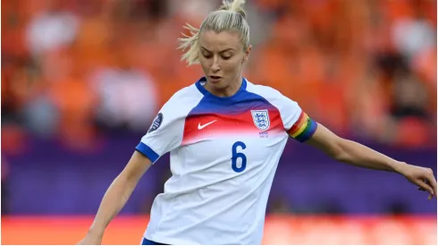 Leah Williamson of England