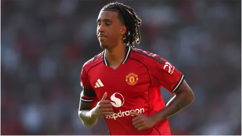 Leny Yoro of Manchester United