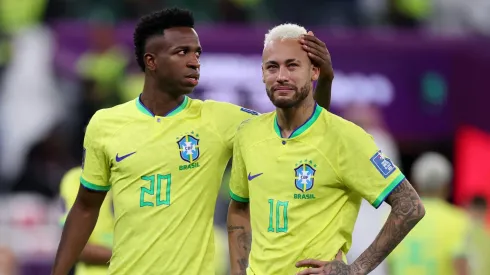 Vinicius Junior and Neymar after Brazil's elimination from the 2022 FIFA World Cup.