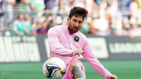 Lionel Messi #10 of Inter Miami CF warms up prior to the Leagues Cup Final match between Seattle Sounders and Inter Miami CF