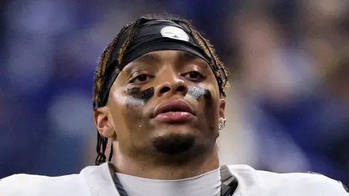 Justin Fields quarterback of the Jets