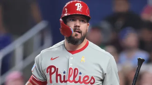 Kyle Schwarber smashes his 50th homer.