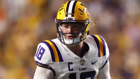 Garrett Nussmeier #18 of the LSU Tigers.