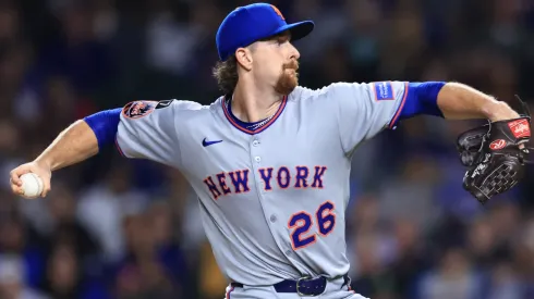 Nolan McLean #26 of the New York Mets pitches during the first inning against the Chicago Cubs.