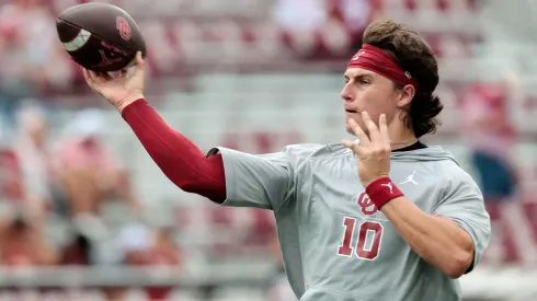 Quarterback John Mateer #10 of the Oklahoma Sooners.