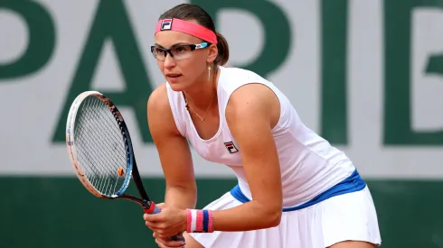 Yaroslava Shvedova prepares to receive a serve during Roland Garros.