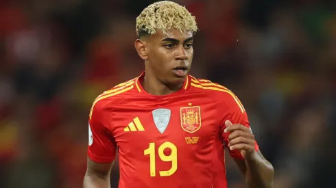Lamine Yamal of Spain controls the ball during the UEFA Nations League 2025.