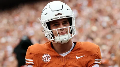 Arch Manning #16 of the Texas Longhorns.