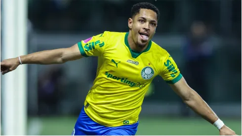 Vitor Roque of Palmeiras