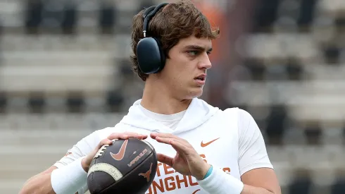 Arch Manning #16 of the Texas Longhorns.