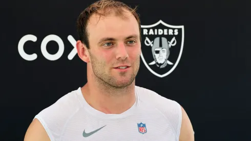 Brock Bowers #89 of the Las Vegas Raiders.