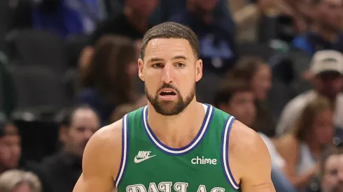 Klay Thompson #31 of the Dallas Mavericks handles the ball.