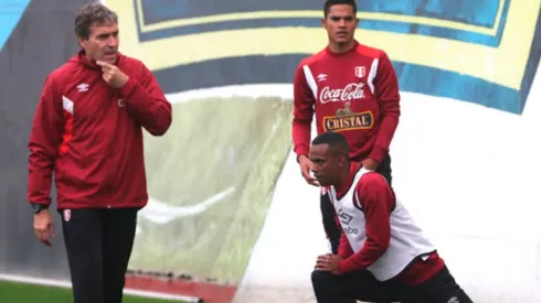Santamaría y Loyola entrenando con la Selección de Perú.