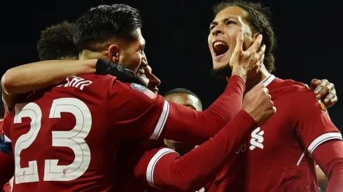 AQUÍ Y AHORA. Van Dijk ya se metió en el corazón de los fanáticos del Liverpool.
