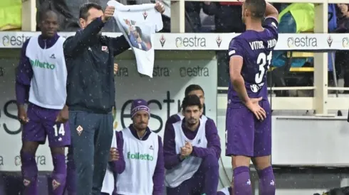 Fiorentina jugó para Astori: homenaje y gol dedicado