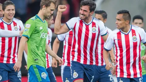 Chivas goleó 3-0 a Seattle Sounders y avanzó a semifinales de CONCACAF.
