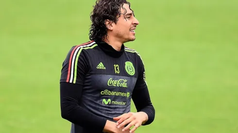 Con la bendición de sus antecesores: "Ochoa parte con ventaja en el Tri"