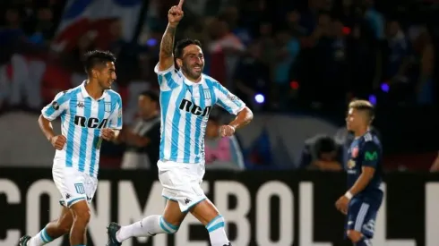 DEFENSA CON GOL. Alejandro Donatti hizo un golazo para que Racing le empate a Universidad de Chile.
