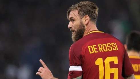 De Rossi, en contra, pone el 1-0 para el Barcelona contra la Roma