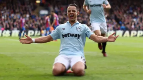 Javier Hernández juega actualmente para el West Ham de la Premier League (Foto: @CH14_)
