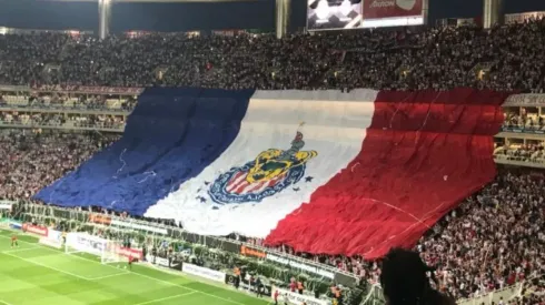 Afición exige a directiva pagarle a jugadores de Chivas