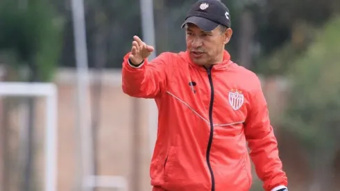 Ignacio Ambriz aventaja en carrera por el banquillo de Lobos BUAP