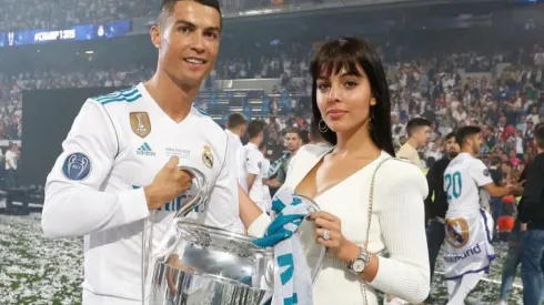 Foto de Cristiano Ronaldo con Georgina Rodríguez.
