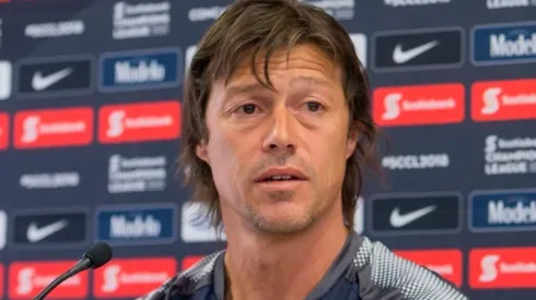 Un inexperto Camoranesi podría ocupar la vacante de Almeyda en Chivas