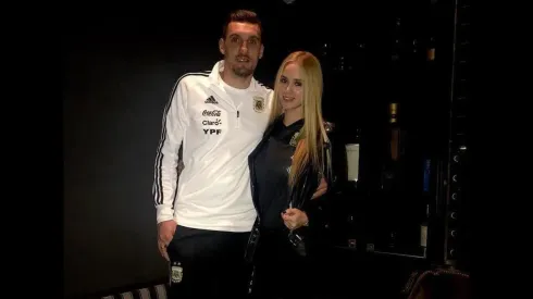 Foto de Franco Armani con su pareja, Daniela Rendon.
