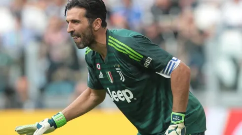 El PSG presentó a Gianluigi Buffon