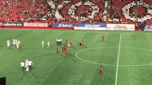 El nuevo césped artificial del estadio Caliente fue el escenario del reto
