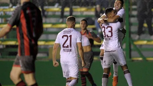 Lanús le ganó al fantasma de los penales y venció a Douglas Haig