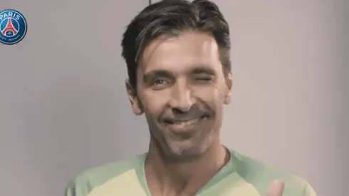 Gianluigi Buffon se puso a cantar frente a sus compañeros y Neymar lo filmó