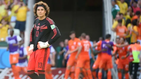 Guillermo Ochoa se enfrentará a Huntelaar luego del Mundial de Brasil 2014.
