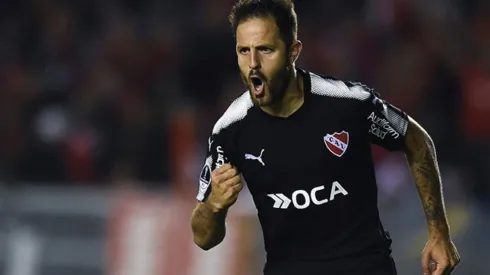 El exdelantero de Boca podría reforzar a la "U" en la temporada actual.