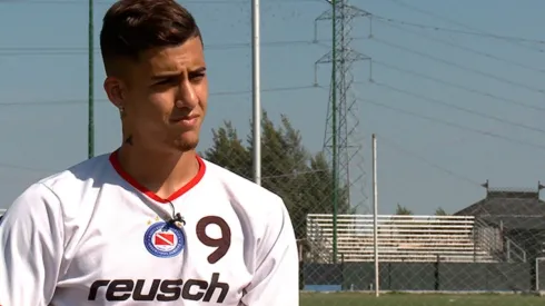 El delantero pretende estar cerca de su hijo de que vive en Lima.