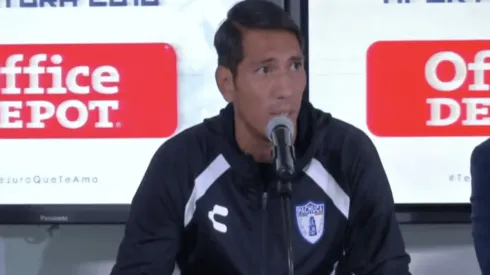 Leonardo Ulloa presentado como refuerzo del Pachuca.
