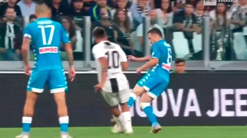 A Dybala le fueron fuerte.
