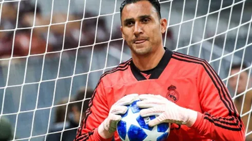 Es martes de Champions League y Keylor Navas lo sabe