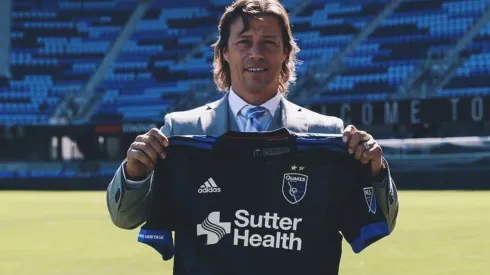 Matías Almeyda vuelve a lucir su mejor sonrisa y hace llorar a todo el Rebaño