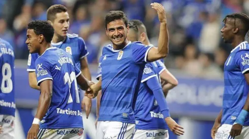 Alanís festejando su primer gol con el Oviedo.
