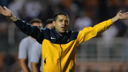 No escucha el pedido de la gente: Angelici no piensa buscar a Riquelme para ser mánager de Boca