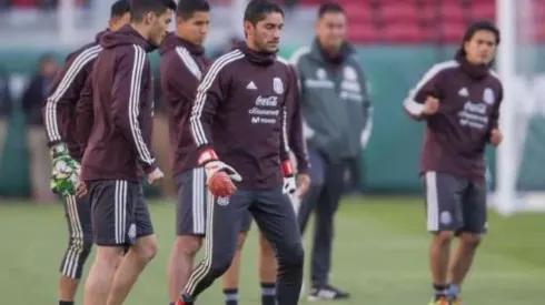 Más allá de los colores, Jiménez defendió a Chuy Corona tras su error