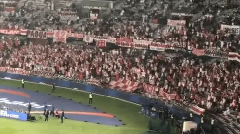 Foto de la hinchada de River en el estadio.
