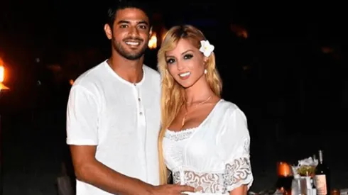 La esposa de Carlos Vela podría ser vital para su llegada al Barcelona