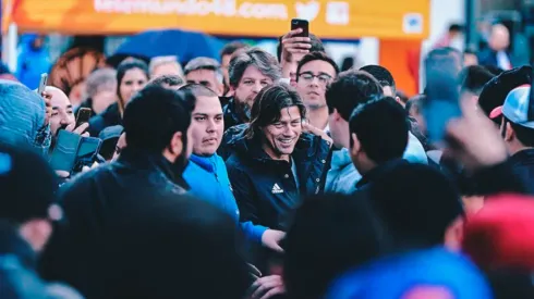 Épico video de Almeyda hablándole a los fans de San José bajo la lluvia